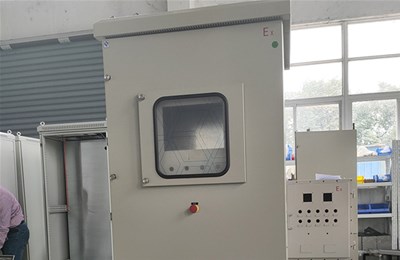 正壓防爆柜開(kāi)機是直接換氣嗎，換氣后自動(dòng)接通電源嗎？
